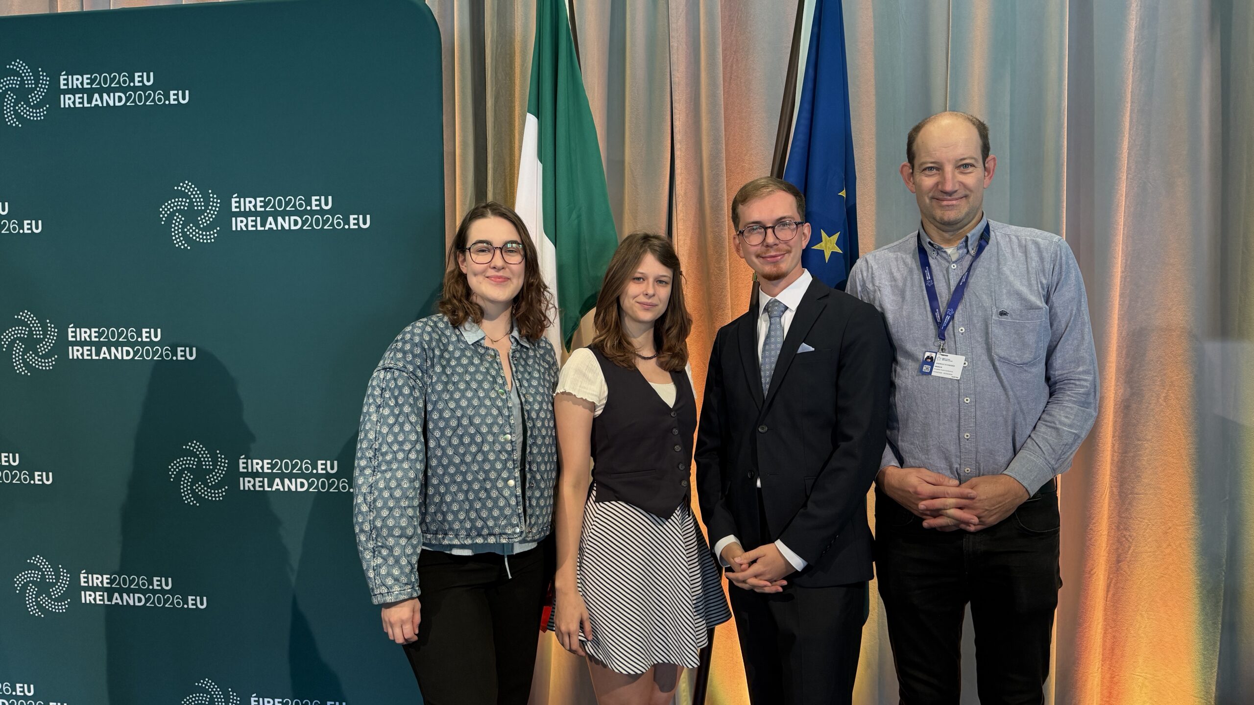 Foto mit EYDs, Vorsitzender und Zust&auml;ndigem im BKA Andreas Schneider